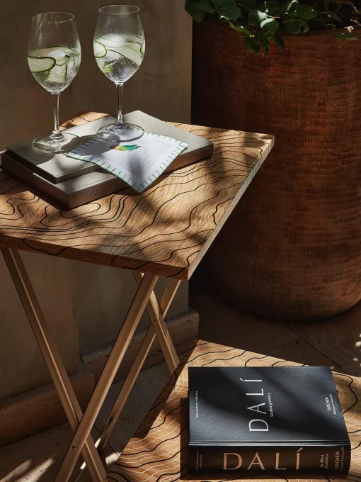 Dia Folding Table