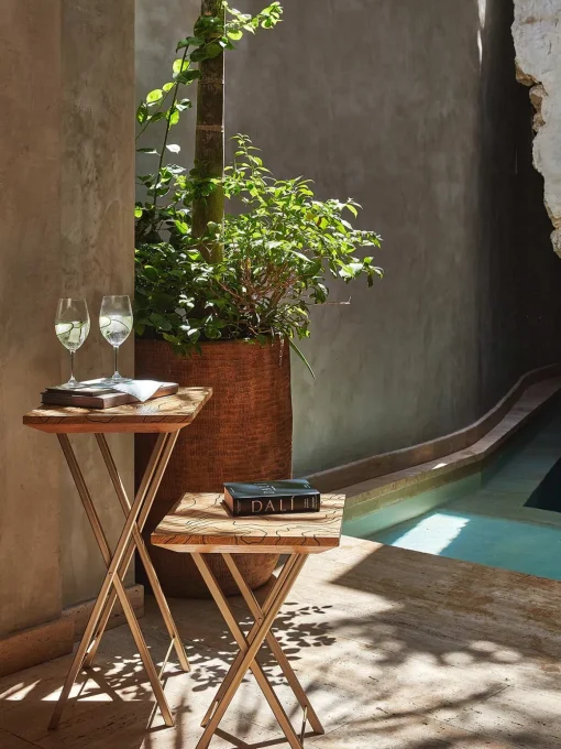 Dia Folding Table